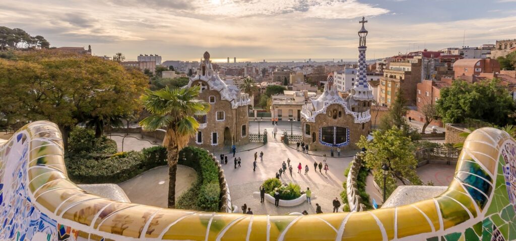 Park Guell w Barcelonie - Piernikowe chatki - Blog CityLove
