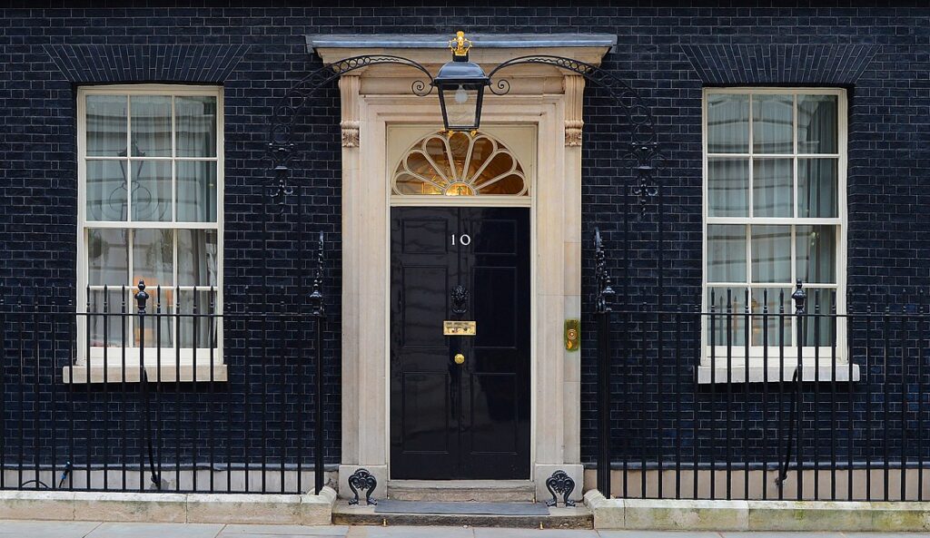 Downing Streer nr 10 to siedziba premiera Wielkiej Brytanii
