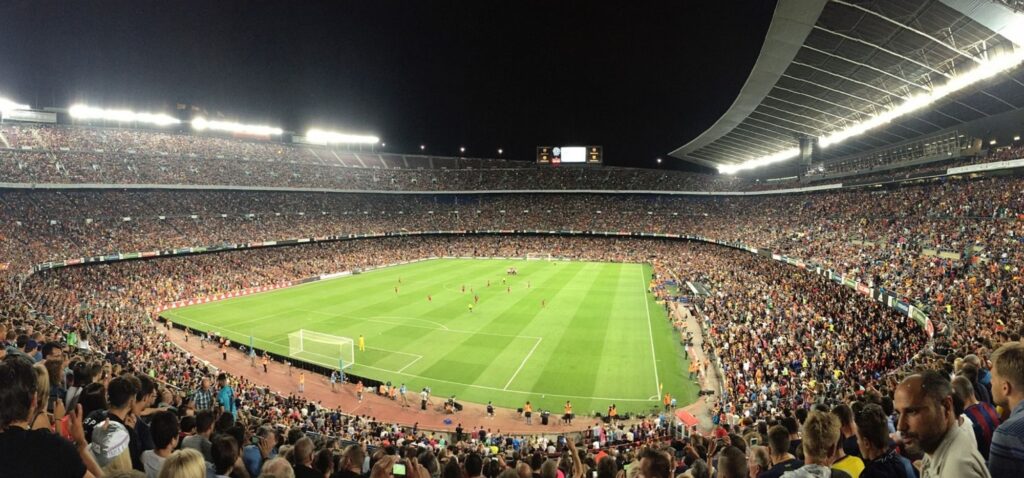 Mecz na legendarnym stadionie Camp Nou
