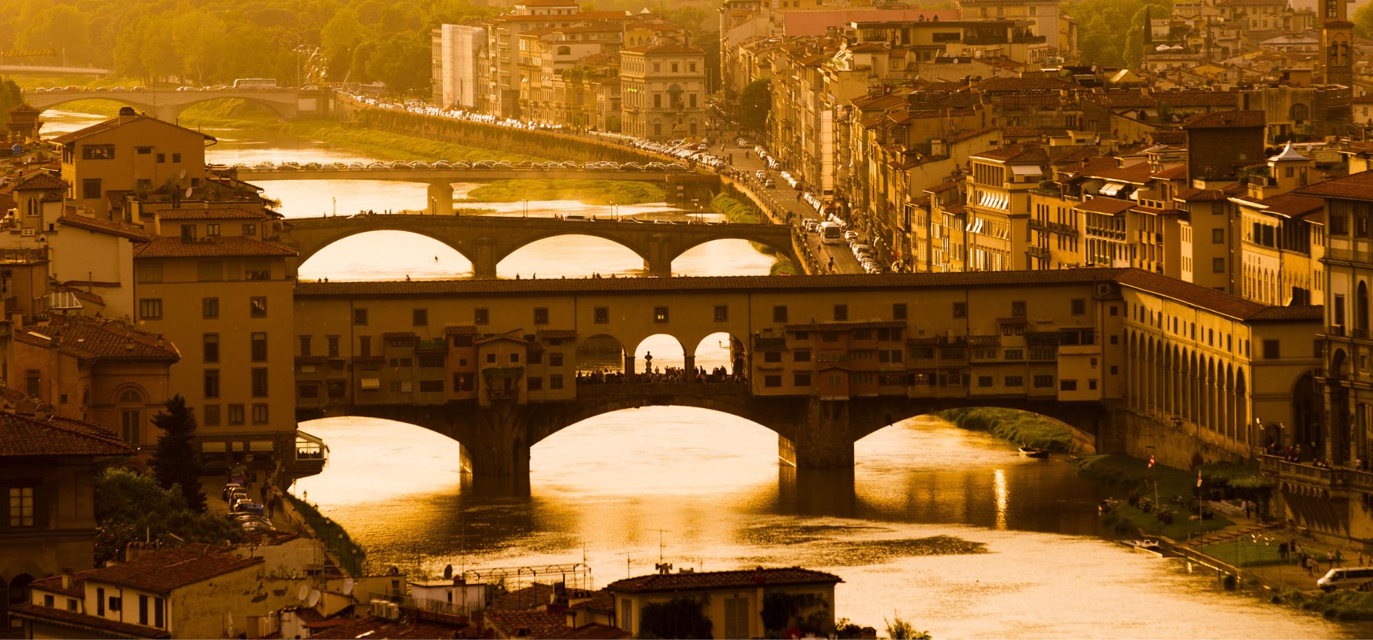 Najpiękniejsze zabytkowe Mosty w Europie - Ponte Vecchio nad rzeką Arno