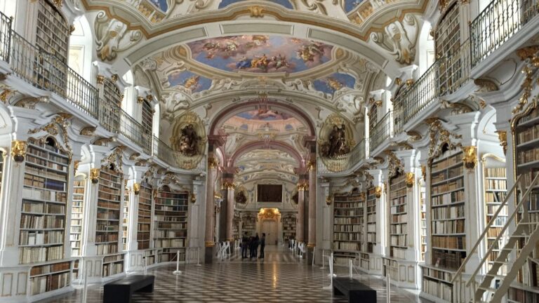 Najpi臋kniejsze zabytkowe biblioteki w Europie
