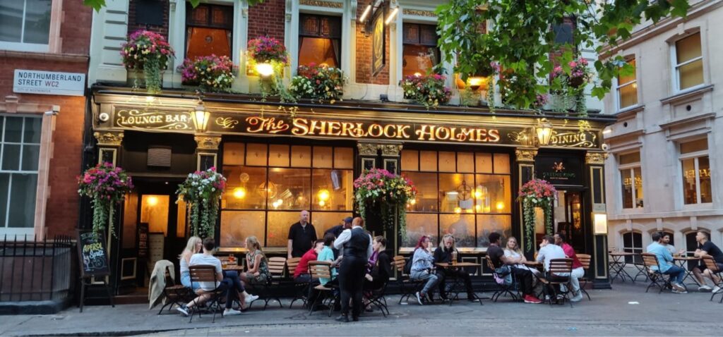 Sherlock Holmes Pub - City Break w Londynie